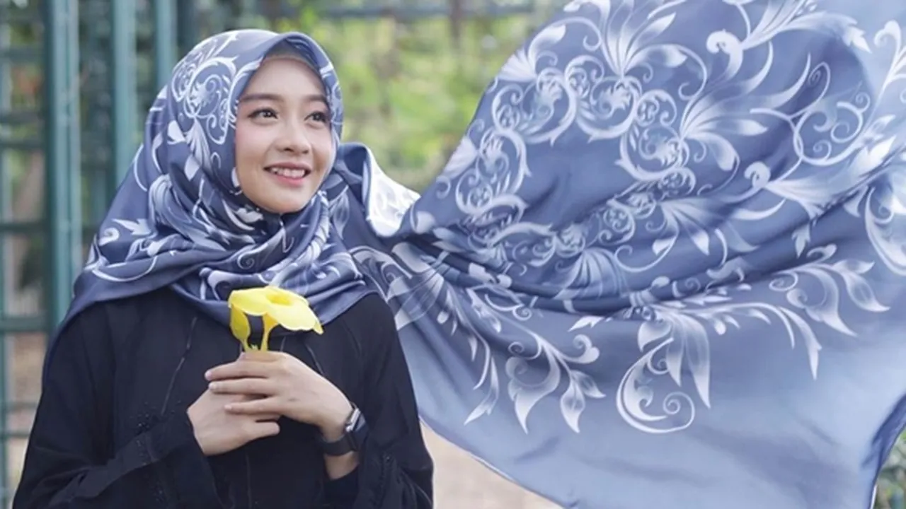 Jajal Make Up Arabian Look, Ega Noviantika Tampil Beda dan Panen Pujian