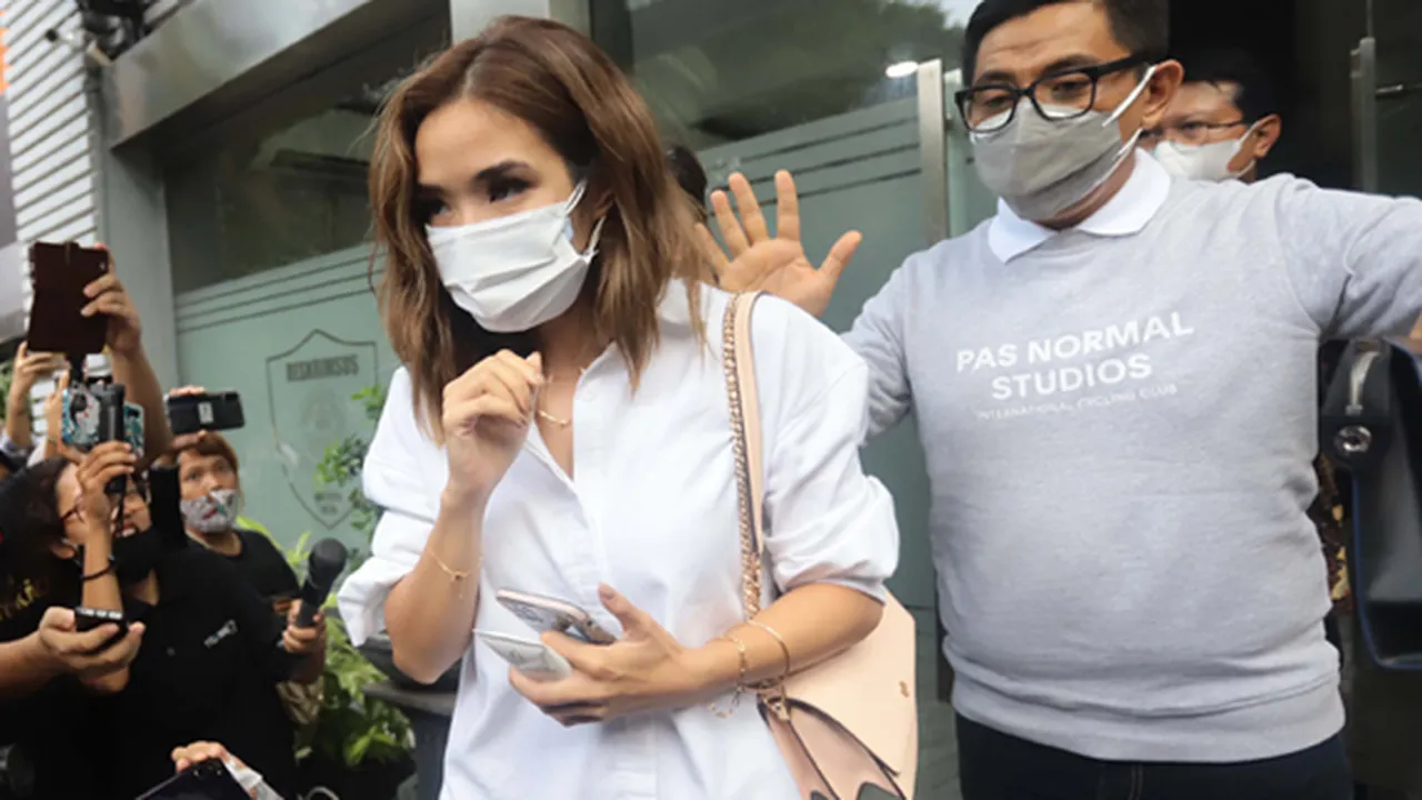 Jalani BAP Soal Video Syur yang Mirip Dirinya, Hotman Paris Sebut Gisel Sama Sekali Tak Membantah