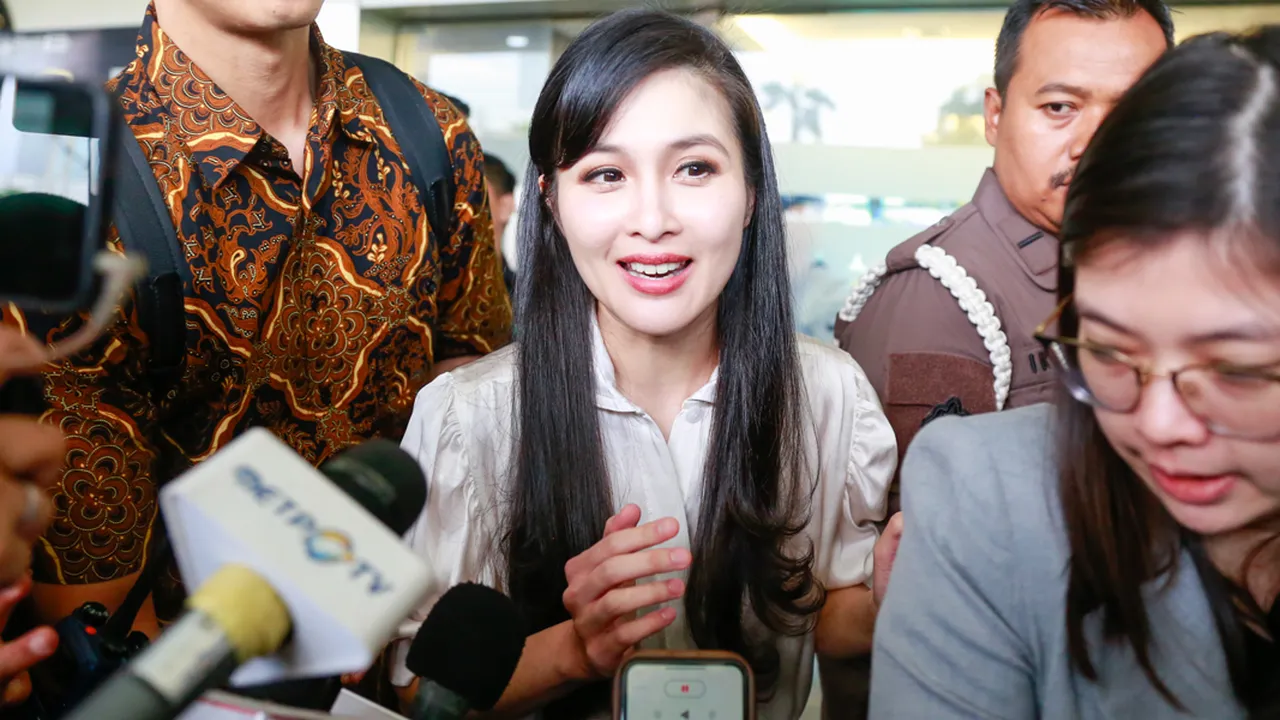 Jalani Pemeriksaan Kedua, Sandra Dewi Minta Maaf Gara-Gara Hal Ini Jalani Pemeriksaan Kedua, Sandra Dewi Minta Maaf Gara-Gara Hal Ini