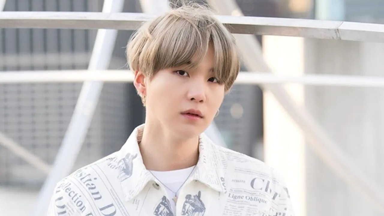 Jalani Perawatan Pasca Operasi Bahu, Suga Hiatus Sementara dari Segala Kegiatan BTS