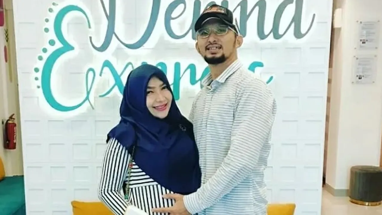 Jalani Persalinan Normal 12 Jam, Roro Fitria: Mules Lebih Sakit Gak Ada Bandingannya Hingga Masuk Dunia Lain Jalani Persalinan Normal 12 Jam, Roro Fitria: Mules Lebih Sakit Gak Ada Bandingannya Hingga Masuk Dunia Lain