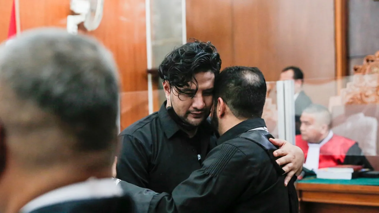 Jalani Sidang Putusan, Ammar Zoni Berharap Bebas - Bisa Jadi Kado Ultah Anak Jalani Sidang Putusan, Ammar Zoni Berharap Bebas - Bisa Jadi Kado Ultah Anak