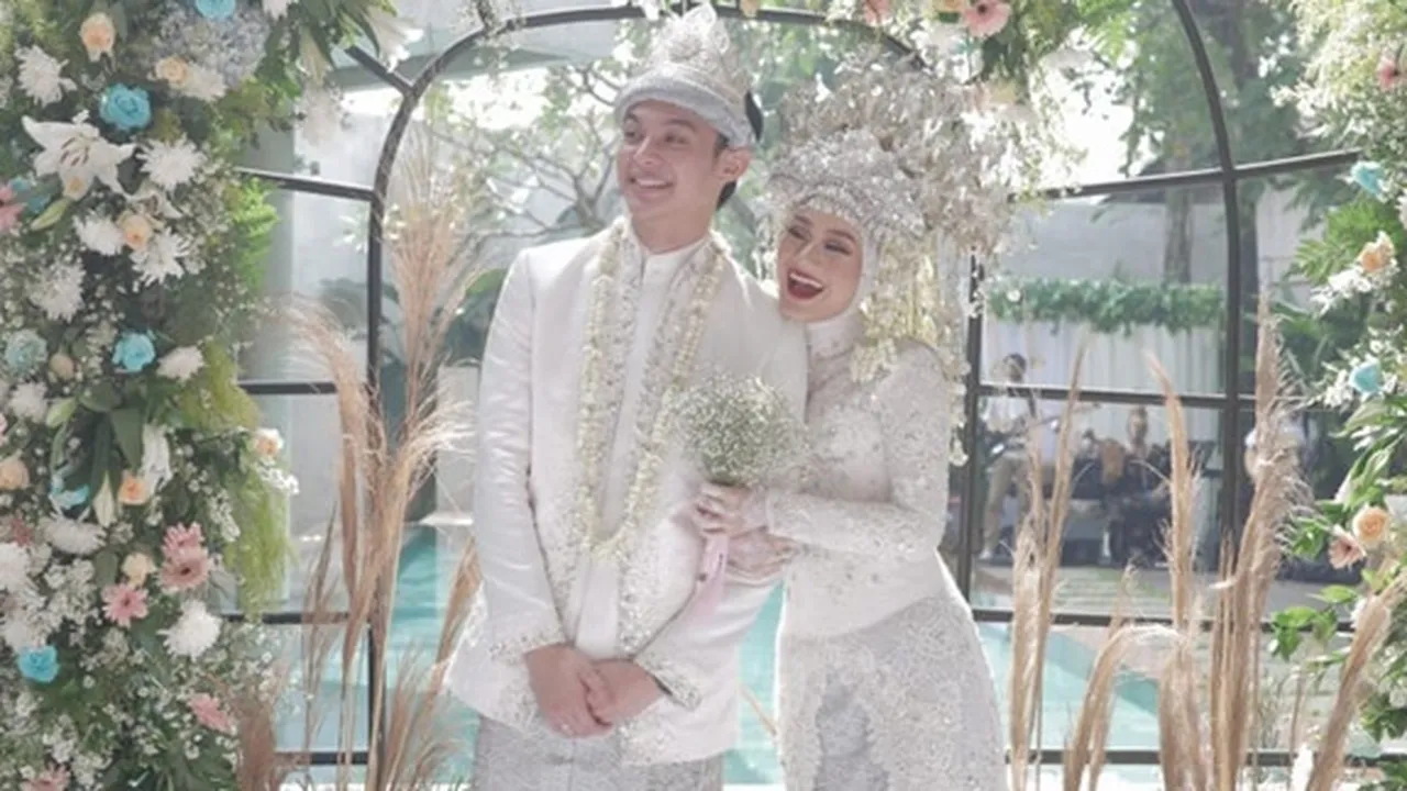 Jalani Taaruf Dua Bulan, Ternyata Dinda Hauw Sempat Menolak Rey Mbayang Jalani Taaruf Dua Bulan, Ternyata Dinda Hauw Sempat Menolak Rey Mbayang