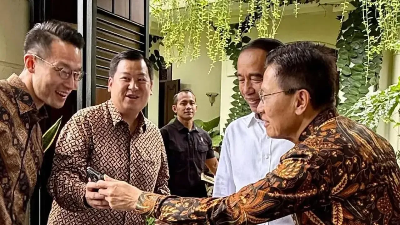 James Riady Kunjungi Jokowi di Solo, Meneruskan Warisan Ayahnya di Lippo Group James Riady Kunjungi Jokowi di Solo, Meneruskan Warisan Ayahnya di Lippo Group