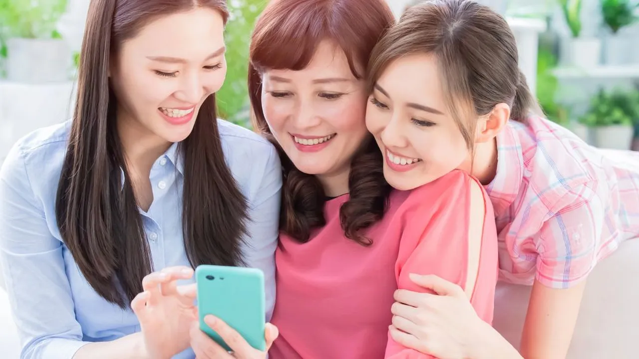 Jangan Sampai Terjebak! Ini Cara Cerdas Lindungi Orang Tuamu dari Penipuan Digital