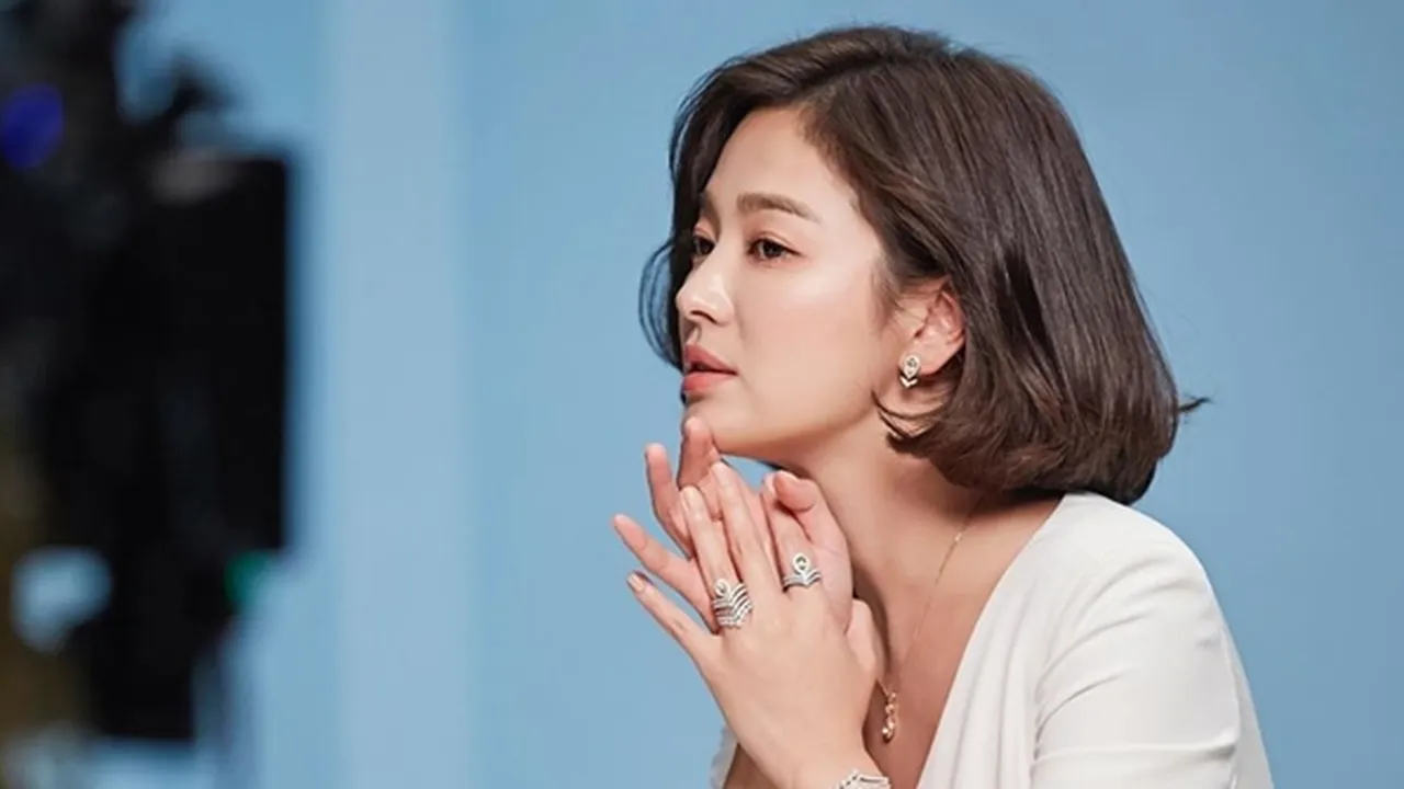 Jarang, Song Hye Kyo Akhirnya Posting Selfie Juga di Instagram