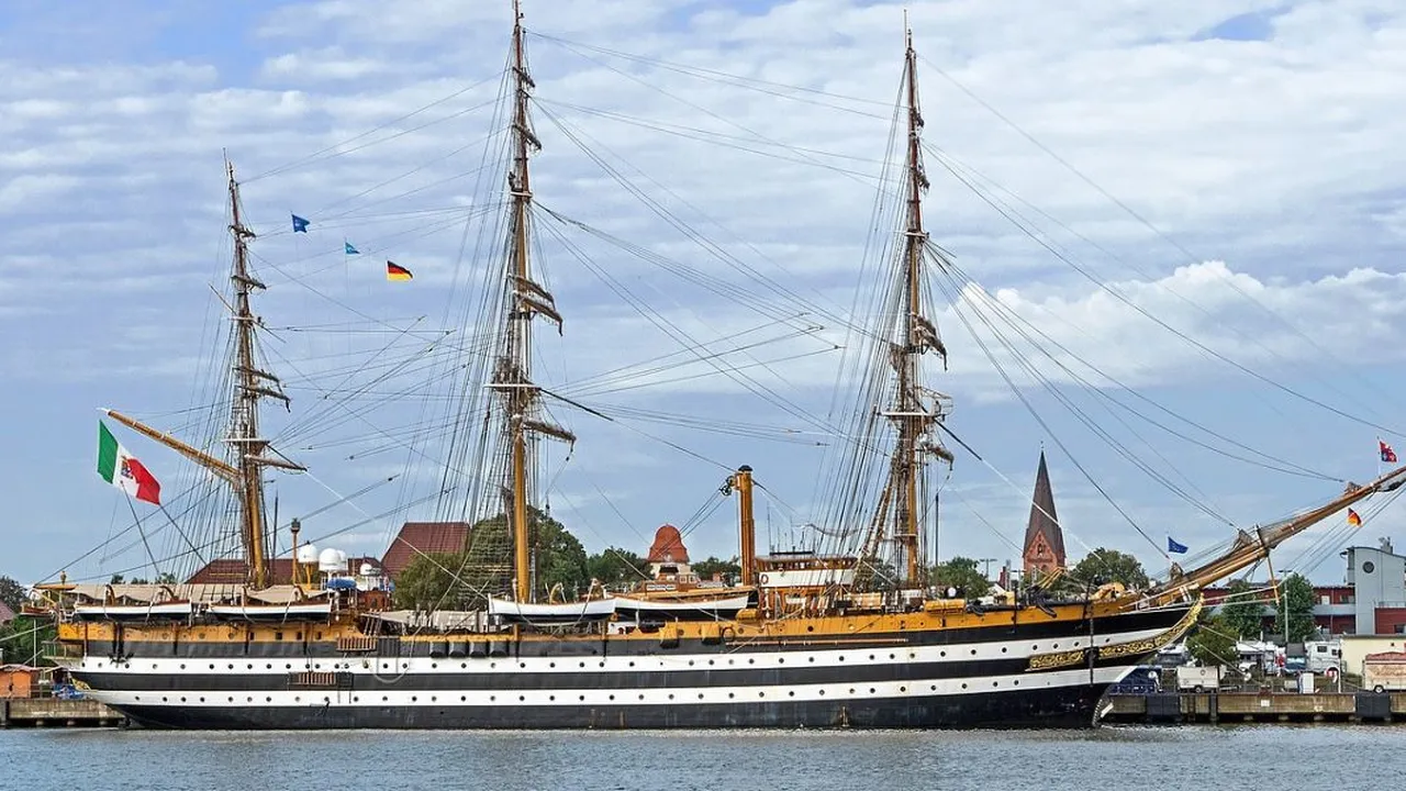 Jejak Sejarah Kapal Amerigo Vespucci: Misi Global dan Kunjungannya ke Medan