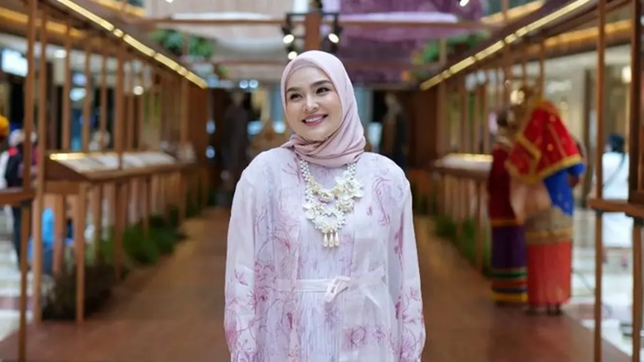 Jelang Hari Raya, Koleksi Fashion Muslim Desainer Lokal ini Semakin Dekat Menjangkau Pasar