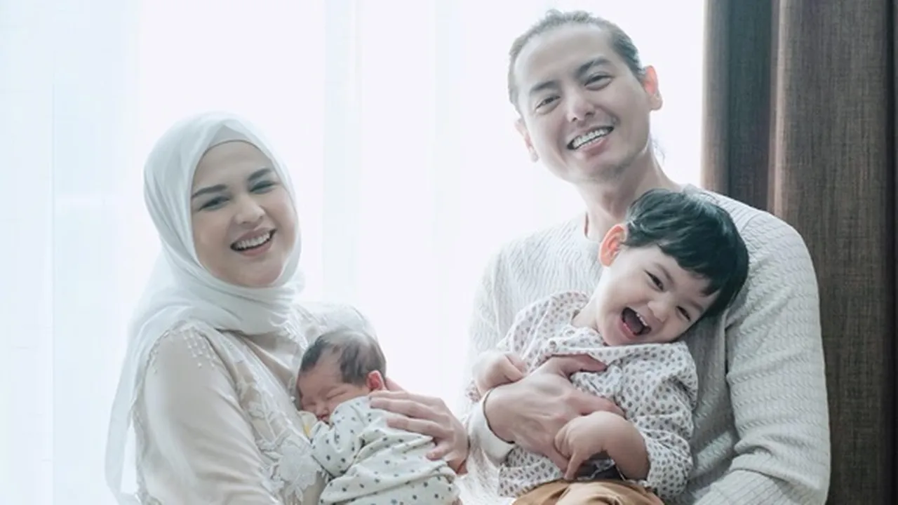 Jelang Lebaran Dikaruniai Anak Kedua, Roger Danuarta: Hadiah Banget