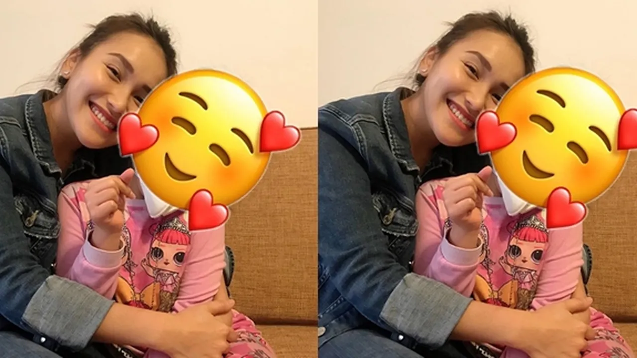 Jenguk Anak Denada Di Hari Ulang Tahunnya, Ayu Ting Ting Berikan Hadiah Spesial
