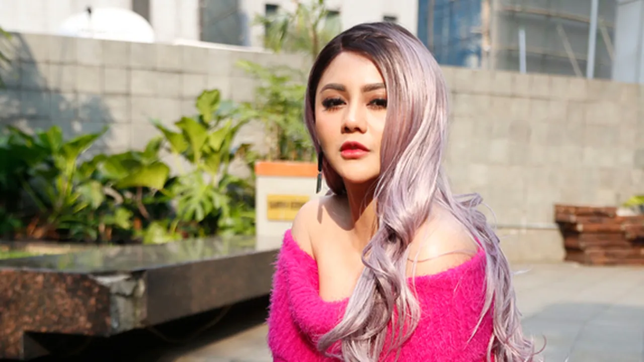 Jenita Janet Bongkar Rahasia Ranjang, Suka 'Main' di Atas dan Bikin Suami Mengaduh