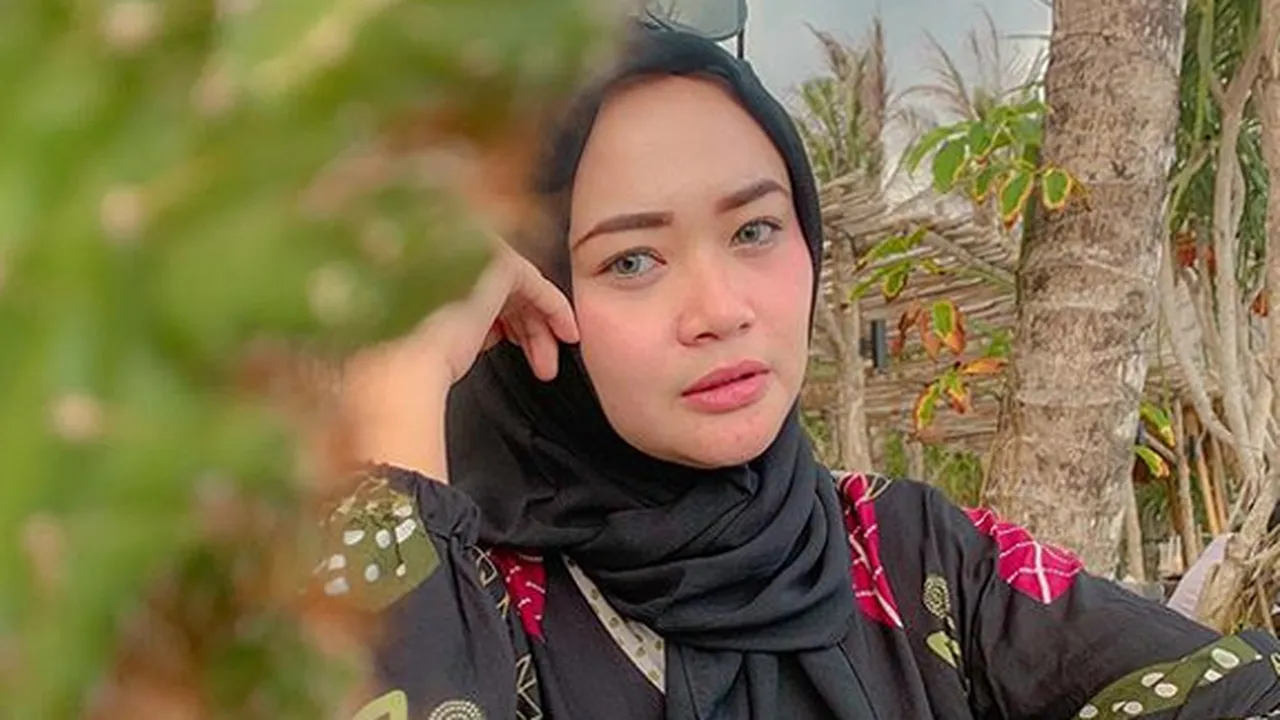 Jenita Janet dan Danu Sofwan Resmi Menikah, Postingan Galau Mantan Istri Jadi Sorotan