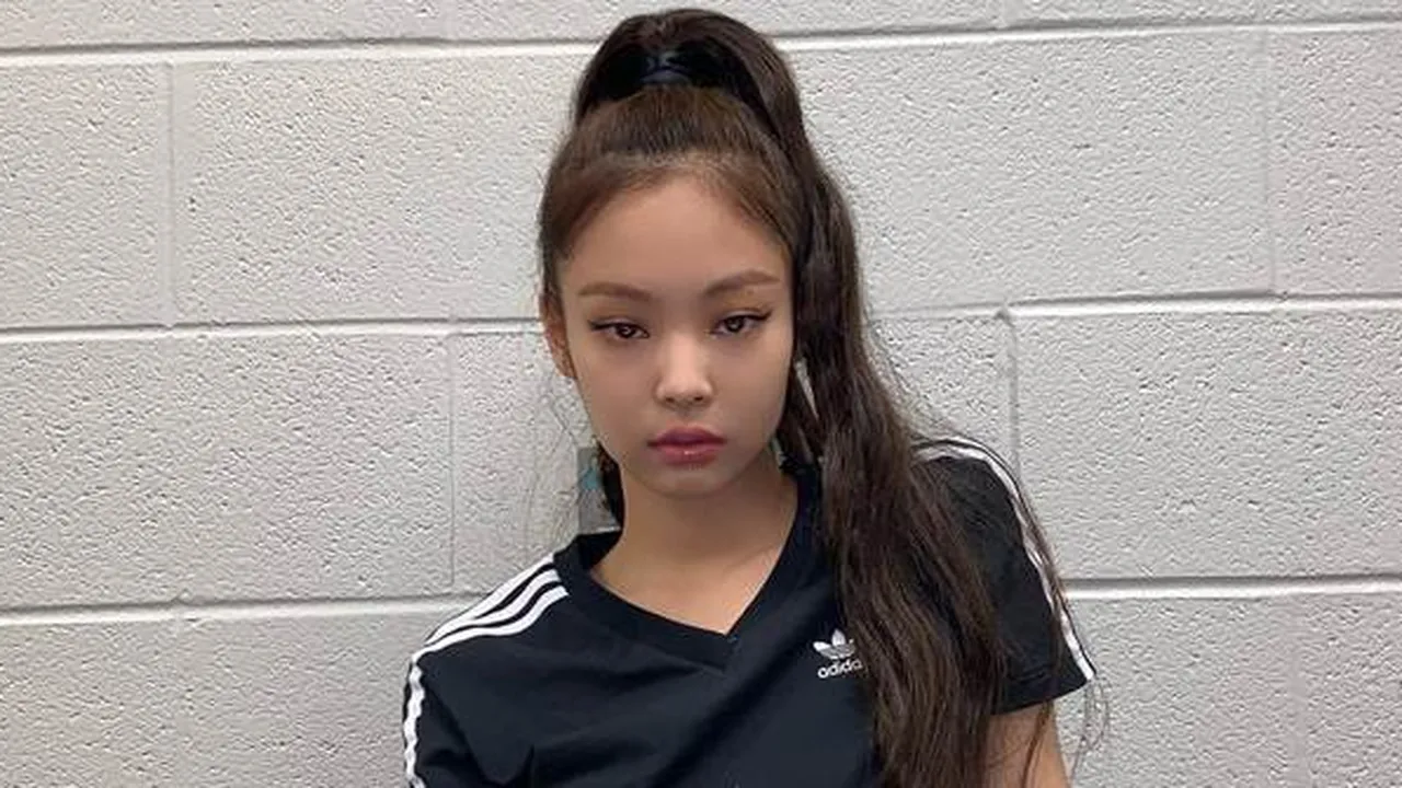 Jennie Satu-Satunya Pakai Kostum Beda di Tiap Konser BLACKPINK, Anak Favorit YG? Jennie Satu-Satunya Pakai Kostum Beda di Tiap Konser BLACKPINK, Anak Favorit YG?