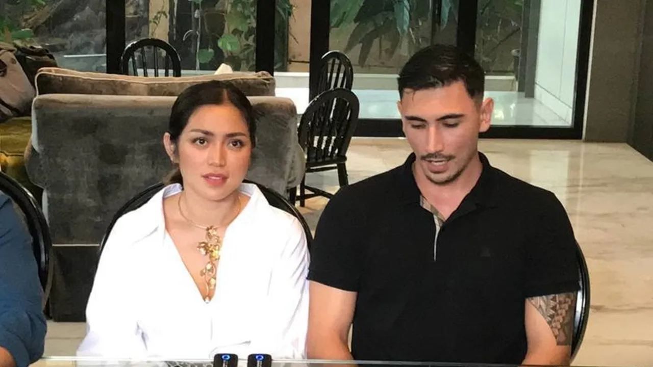 Jessica Iskandar dan Suami Masih Buka Peluang Damai untuk Steven Jessica Iskandar dan Suami Masih Buka Peluang Damai untuk Steven