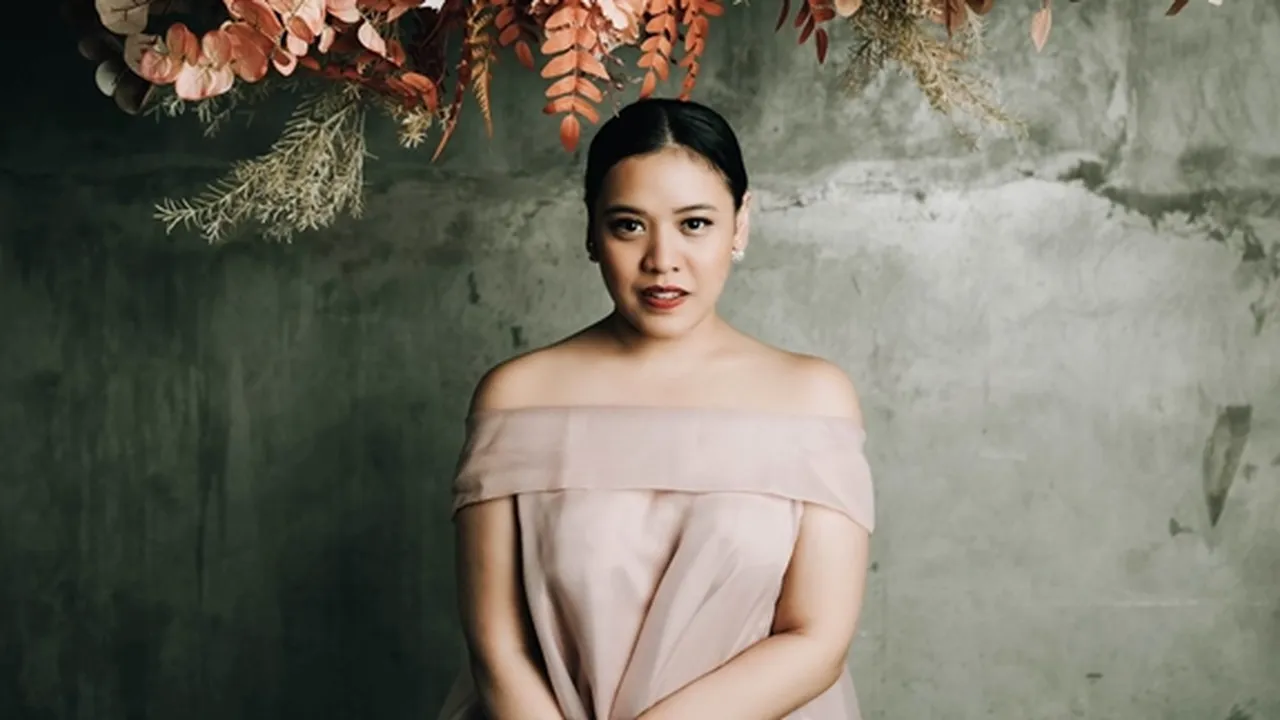 Jessica Januar Rilis Single 'Tetap Di Sini' di Momen Hari Kasih Sayang