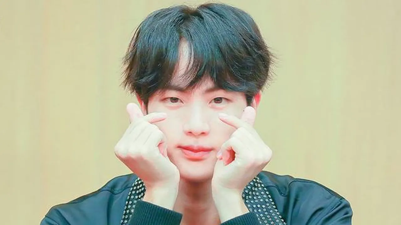 Jin BTS Bikin Fans Terpana Dengan Model Rambut Baru, Buktikan Visual Sempurna