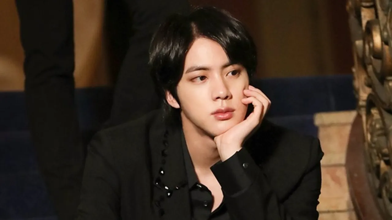 Jin BTS Ungkap Tanggal Terakhir Kontraknya di 'BANG BANG CON The Live'