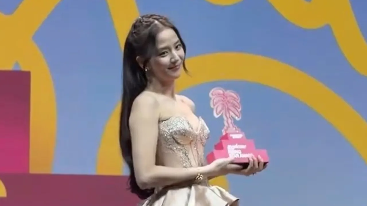 Jisoo BLACKPINK Sabet Madame Figaro Rising Star Award di CANNESERIES International