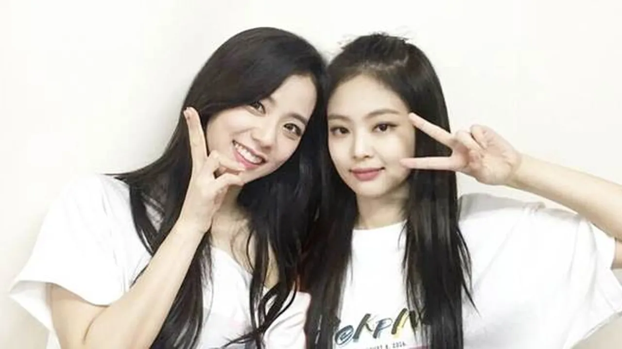 Jisoo dan Jennie BLACKPINK 'Cover Keong Racun', Kocak Banget!