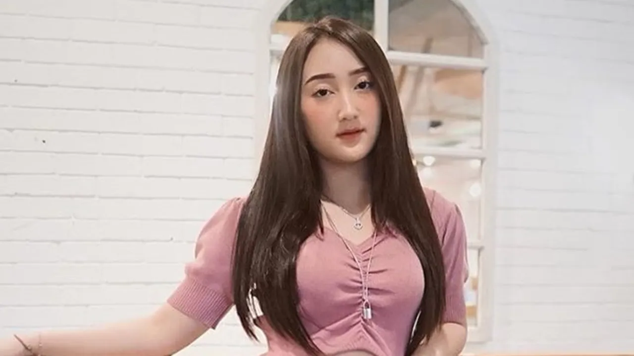 Joget Pakai Baju Seksi Dinyinyirin Netizen, Sandrina eks IMB Beri Balasan Menohok Joget Pakai Baju Seksi Dinyinyirin Netizen, Sandrina eks IMB Beri Balasan Menohok