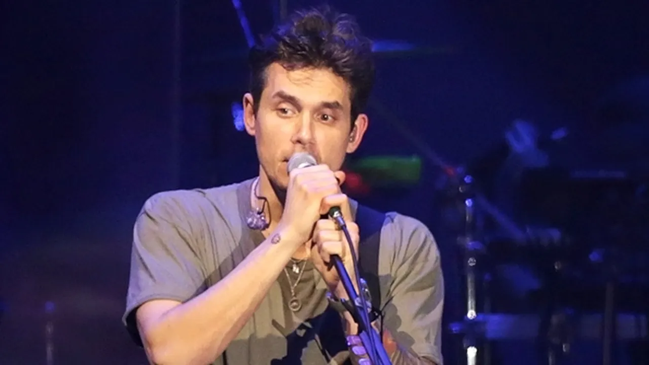 John Mayer Rehat Sejenak di Tengah-Tengah Konsernya Tadi Malam