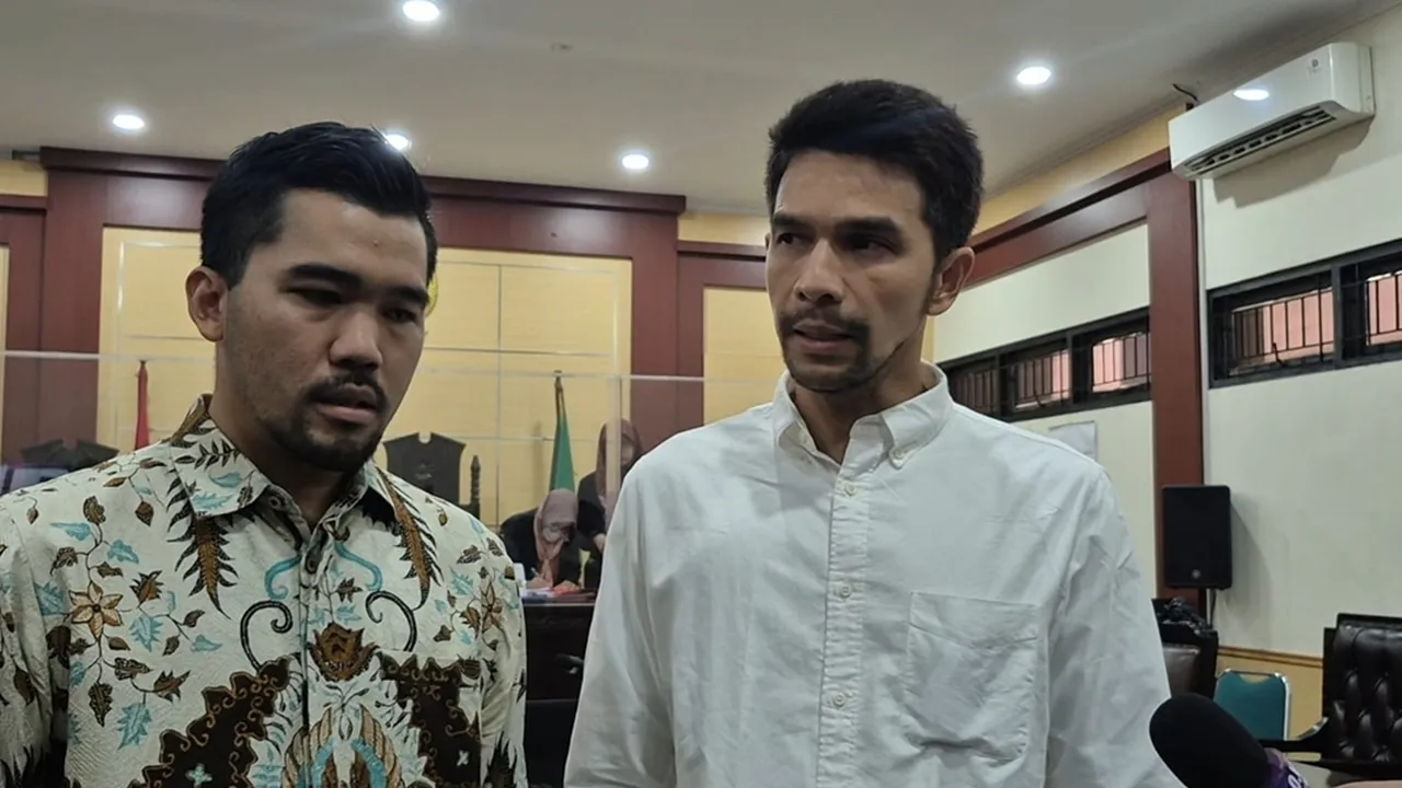 Jonathan Frizzy Tegaskan Kasusnya Beda: Saya Nggak Main Narkoba Jonathan Frizzy Tegaskan Kasusnya Beda: Saya Nggak Main Narkoba