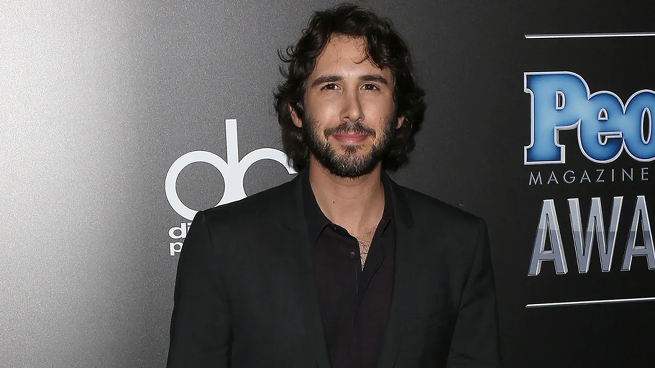 Josh Groban Ungkap Tracklist Untuk Album Barunya, 'BRIDGES' Josh Groban Ungkap Tracklist Untuk Album Barunya, 'BRIDGES'