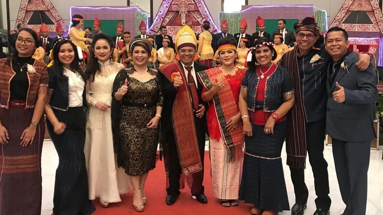 Joy Tobing Serasa di Kampung Halaman Rayakan Natal Bersama HKI