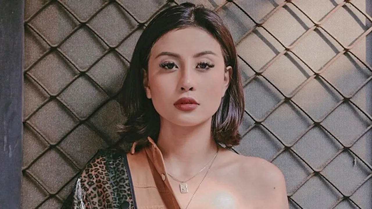Jual Akun Instagram, Awkarin Berhenti Jadi Selebgram?