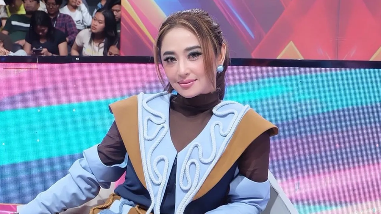 Kabar Dewi Perssik akan Menikah dengan Sang Pilot Kembali Mencuat