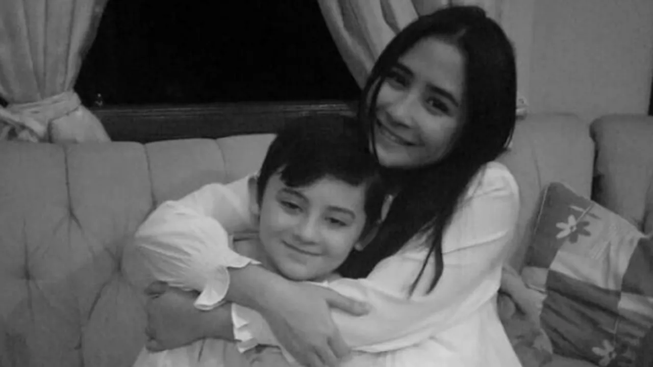 Kabar Duka, Aktor Cilik Matthew White Bintang Film 'DANUR' Meninggal Dunia Kabar Duka, Aktor Cilik Matthew White Bintang Film 'DANUR' Meninggal Dunia