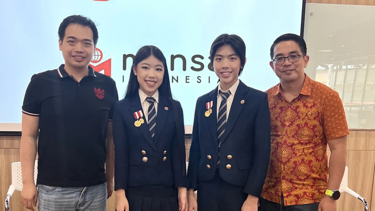 Kakak-Beradik Mischka dan Devon Dilantik Sebagai 'Friends of Mensa'