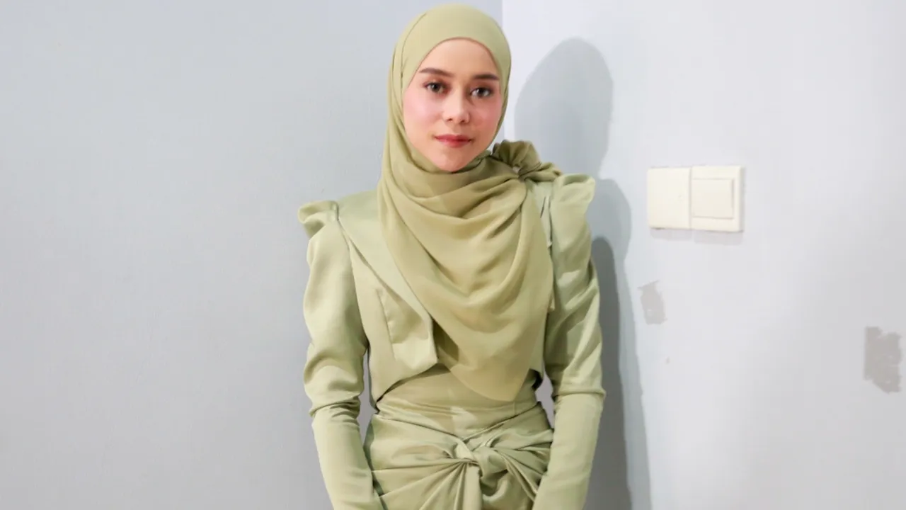 Kali Pertama Berdiri Satu Panggung, Fuji Ungkap Rasa Kagum Terhadap Lesti Kejora