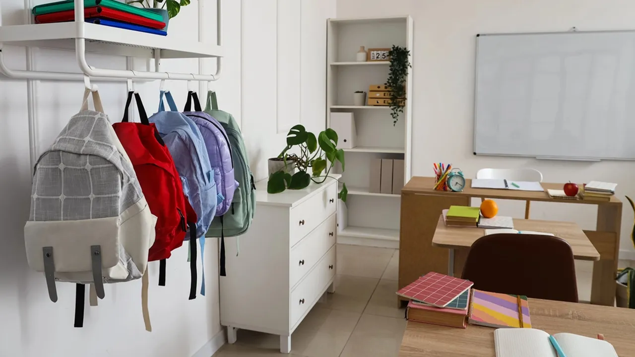 Mau Kamar Kos Rapi di Bulan Ramadan? Lemari dan Rak Penyimpanan Ini Bisa Jadi Andalan