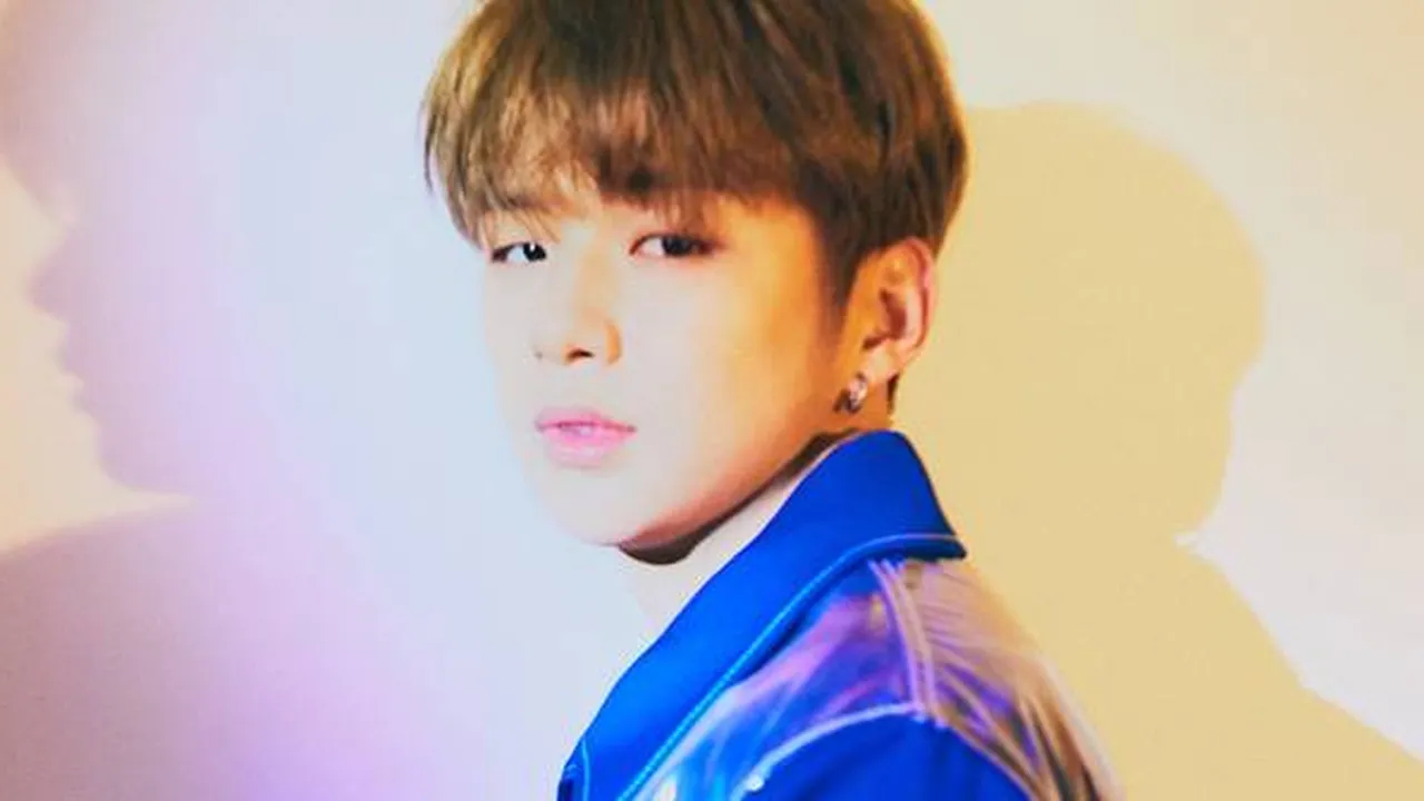Kang Daniel Kolaborasi dengan Kakao Friends Bersama Kembarannya 'APEACH'