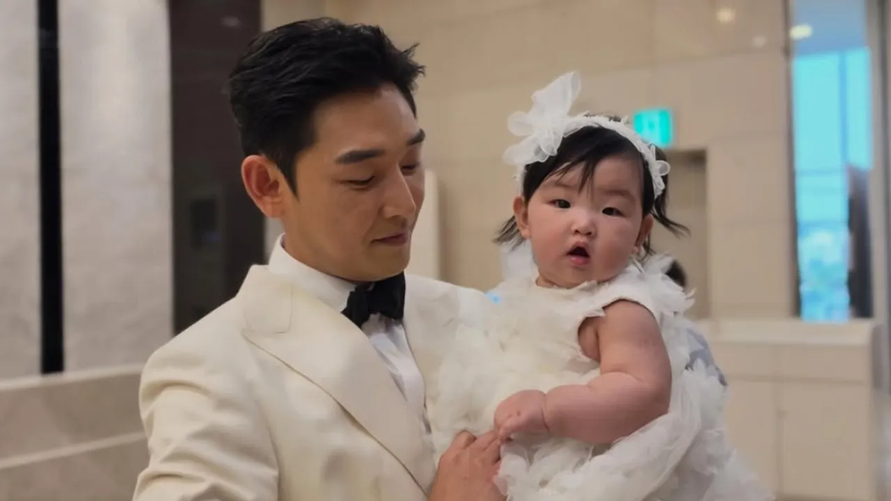 Kang Shin Hyo Menikah, Tunda Resepsi Hingga Anak Lahir