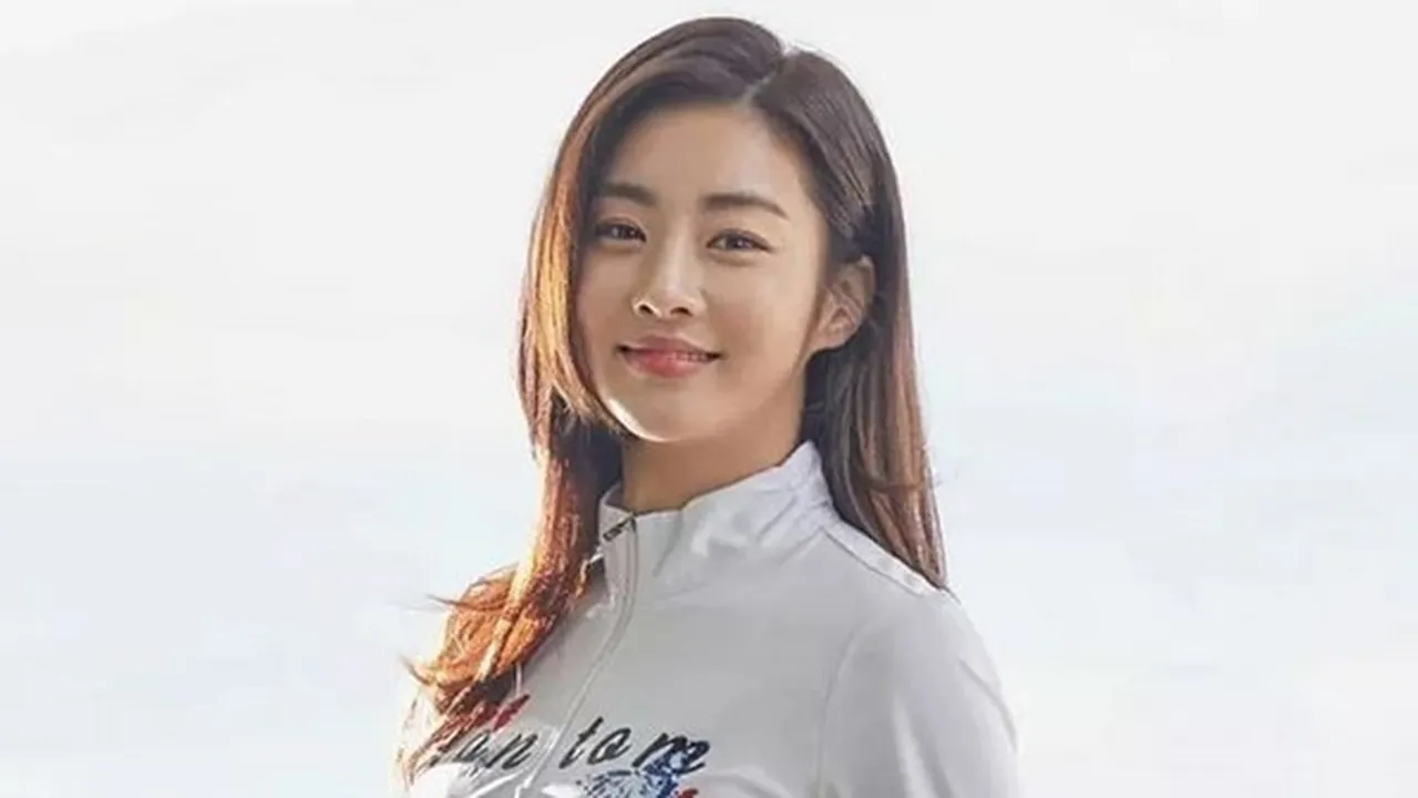 Kang Sora Sedang Mengandung Anak Pertama, Agensi Bantah Hamil di Luar Nikah