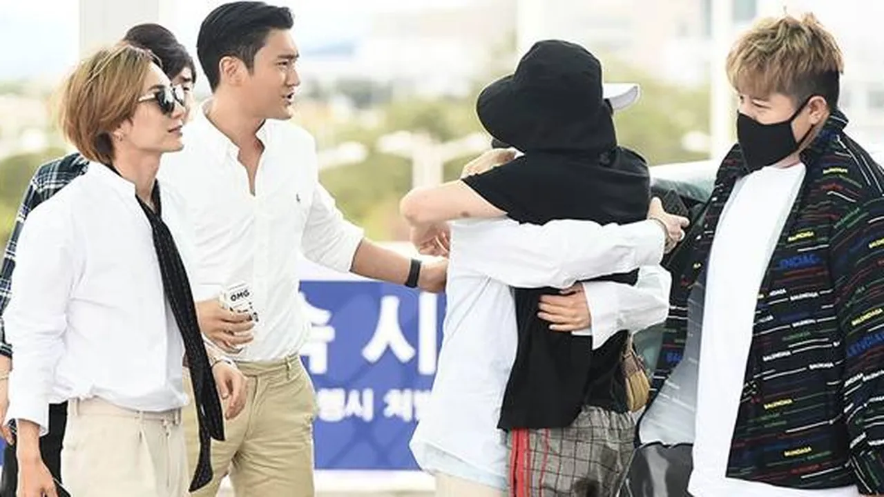 Kangin Umumkan Keluar, Super Junior Berangkat ke Jeddah Arab Saudi