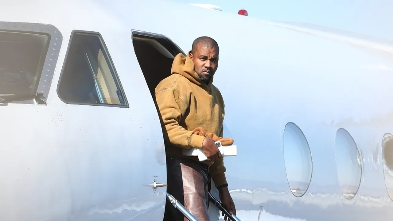 Kanye West, Si Jenius yang Penuh Kontroversi - Comeback Namun Kecewakan Penonton Kanye West, Si Jenius yang Penuh Kontroversi - Comeback Namun Kecewakan Penonton
