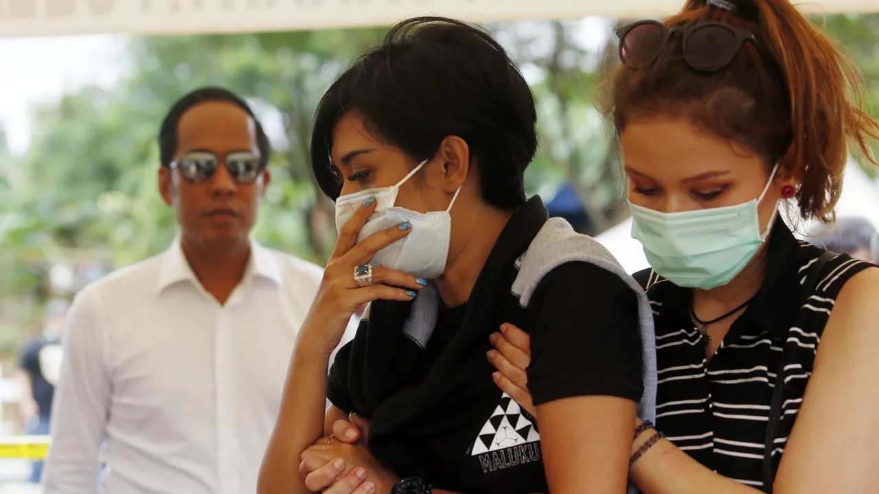 Karen Pooroe Tak Sabar Menanti Hasil Autopsi Anaknya