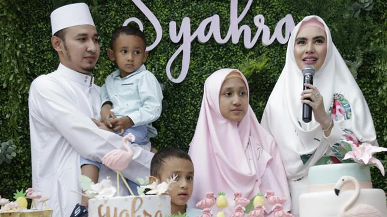 Kartika Putri dan Habib Usman Kompak Larang Anak Punya HP