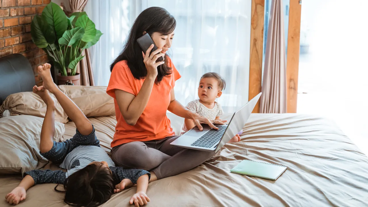Kartini di Era WFH Jago Multitasking Lho, Ini Buktinya