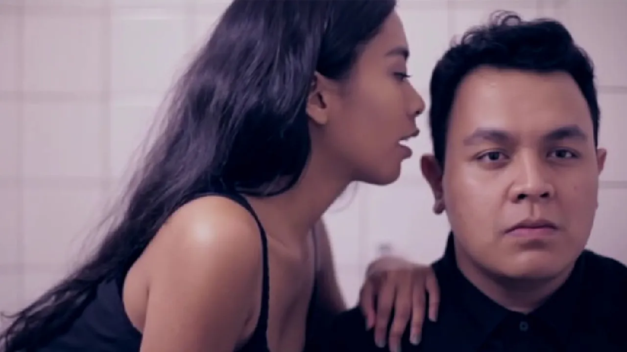 Kata-Kata Tergalau di Lirik 'Sepatu' Tulus, Awas Nyesek!