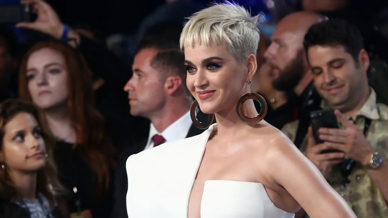 Katy Perry Dukung Kembalinya Pink ke Atas Panggung di Sydney