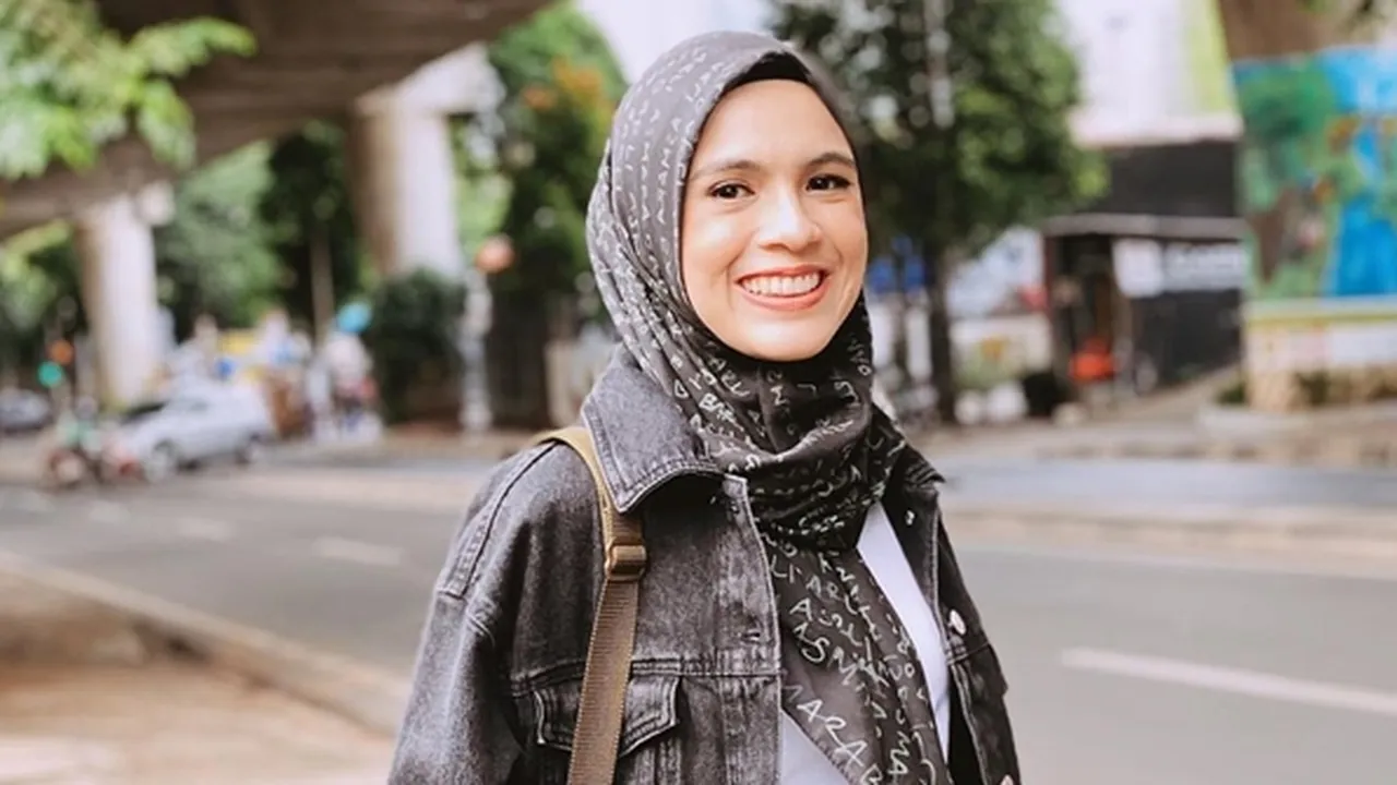 Kebahagiaan Sederhana Nycta Gina, Anak-Anaknya Nggak Rewel Saat Diajak Liburan