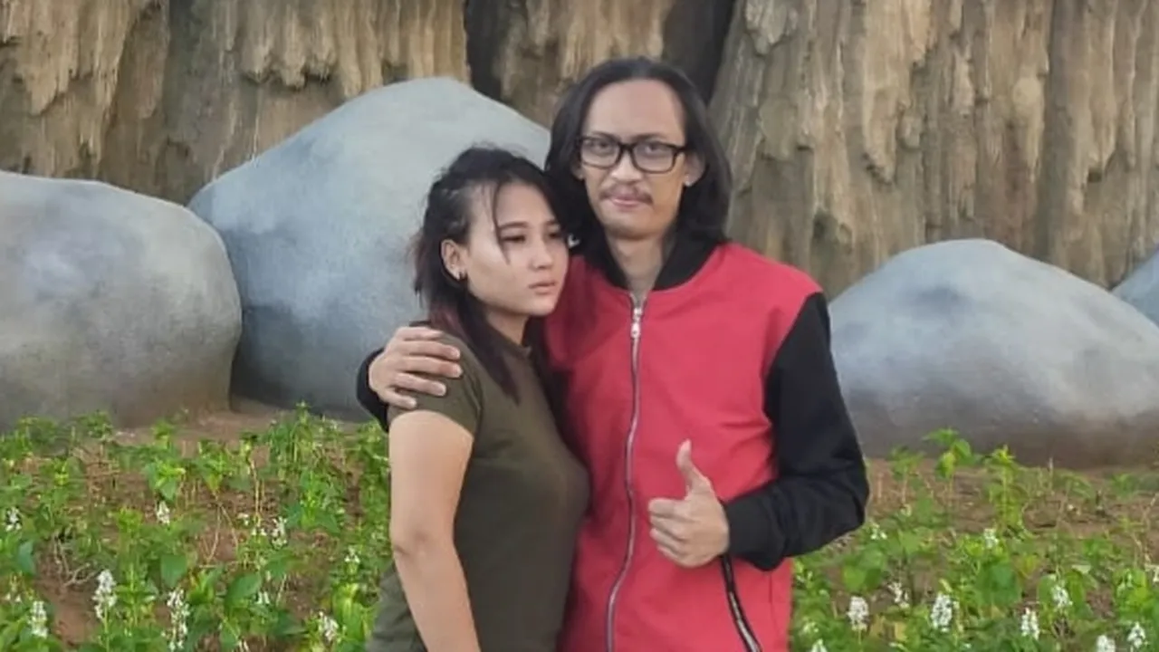 Kedapatan Gandeng Wanita Lain, Agus Sukirno Bakal Ganti Rekan Duet? Kedapatan Gandeng Wanita Lain, Agus Sukirno Bakal Ganti Rekan Duet?