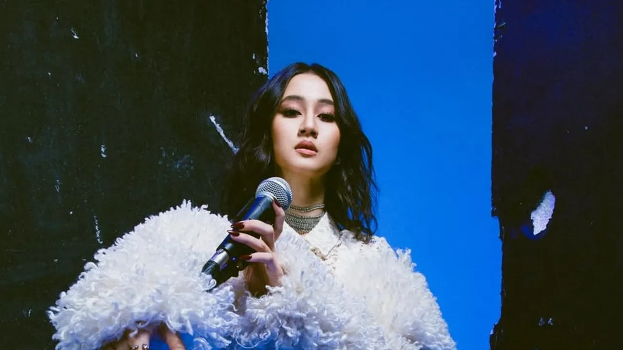 Keisya Levronka Tulis Sendiri Lagu 'Sembunyi Lebih Lama', Rendy Pandugo Jadi Produser dan Composer