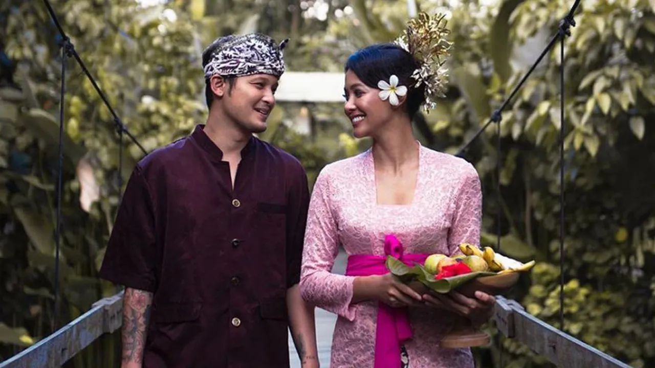 Keluarga Sudah Saling Kenal, Syamsir Alam dan Bunga Jelitha Ingin Langsung Nikah Keluarga Sudah Saling Kenal, Syamsir Alam dan Bunga Jelitha Ingin Langsung Nikah