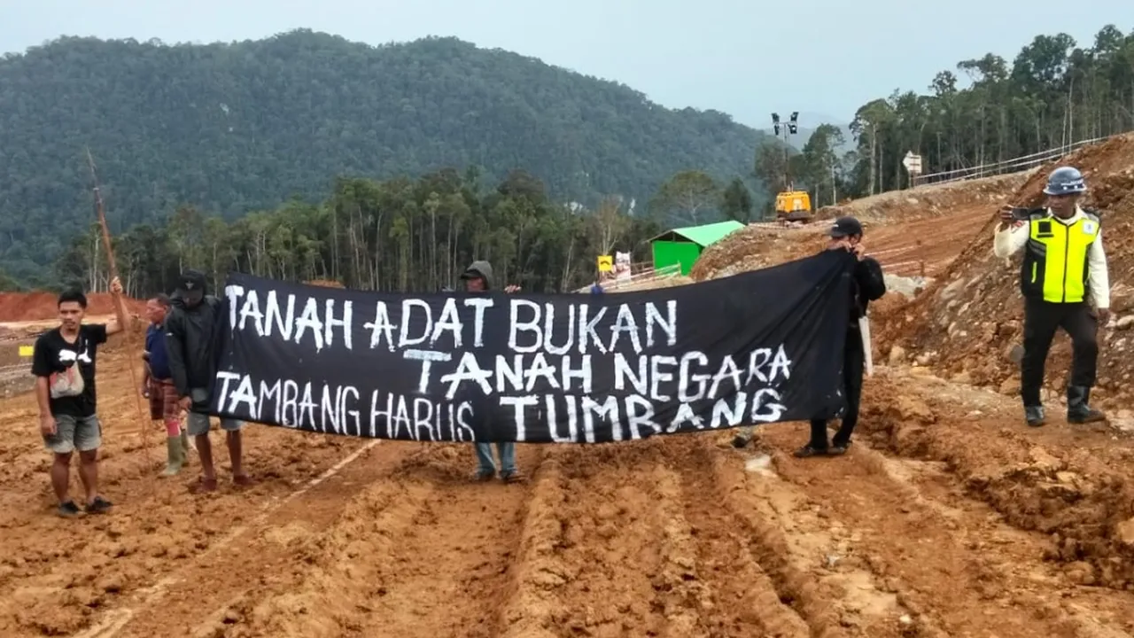 Kembali Terjadi, Tanah Adat di Halmahera Timur Rusak Akibat Pengerukan Tambang Nikel