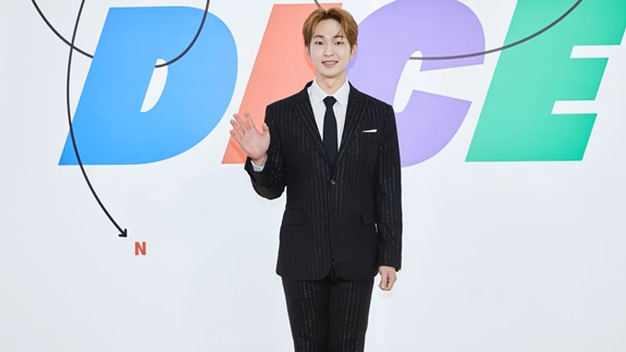 Kembali Ukir Prestasi, ONEW Puncaki Chart Mingguan dengan Digital Album Jepang 'Who Sings? Vol. 1' Kembali Ukir Prestasi, ONEW Puncaki Chart Mingguan dengan Digital Album Jepang 'Who Sings? Vol. 1'